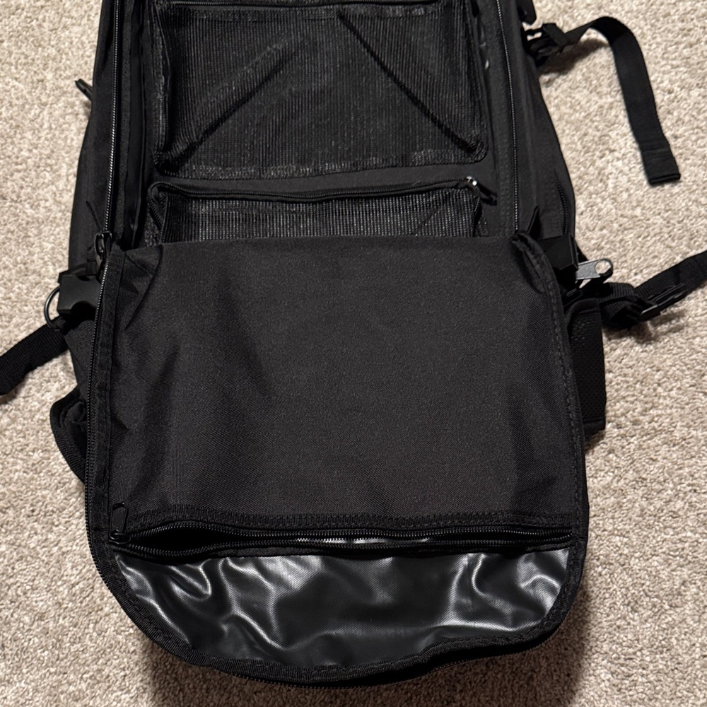 Versatile Black Backpack‎ for Men - Picture 10 of 11